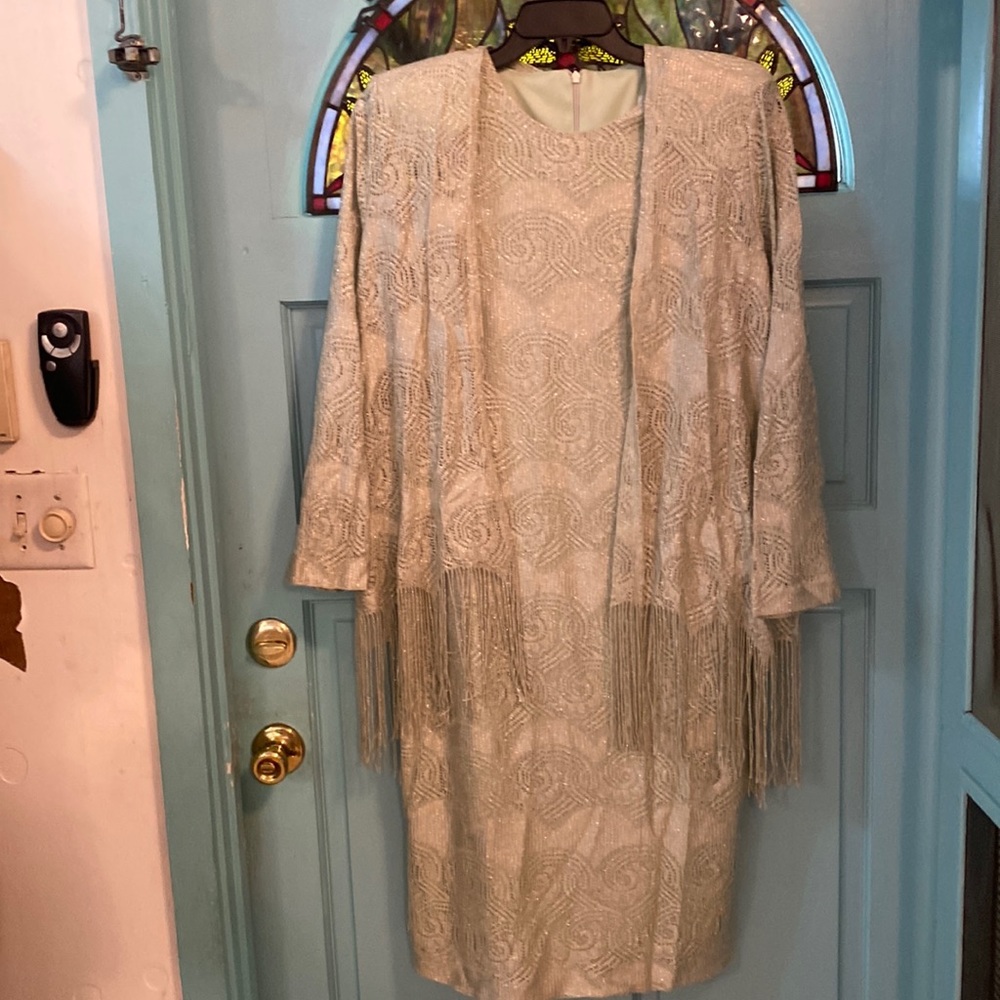 Women’s 2piece evening wear.,Victoria Morgan.Size 12 in a Beautiful mint green